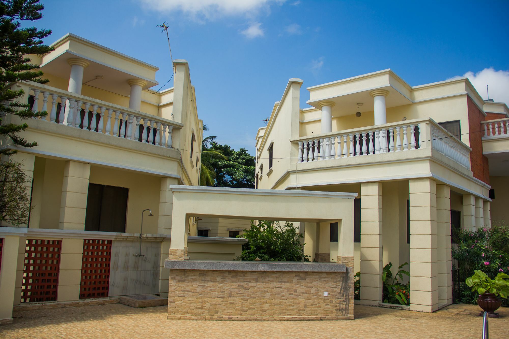 La Patriache Lodge Aliayabiagba Exterior foto